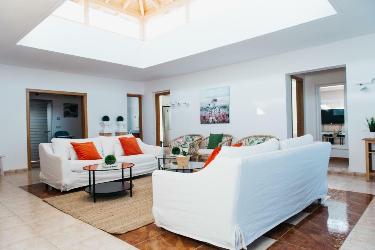 Eco Villa White Suite With Climatized Pool Caleta De Fuste Luaran gambar